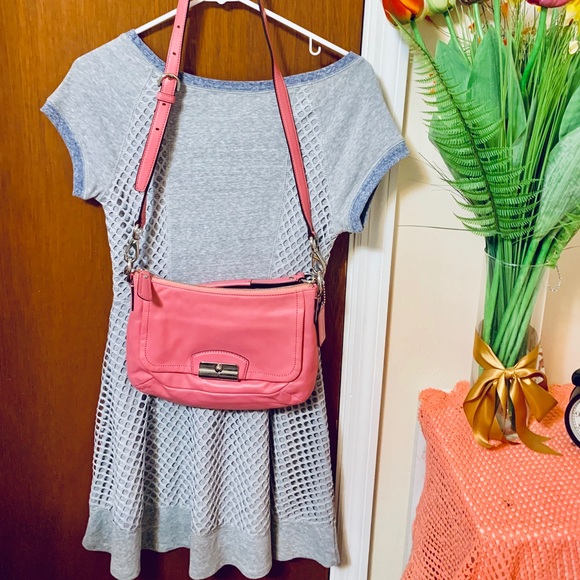 Coach Handbags - Coach ✨ cross body bag ☺️ 💖